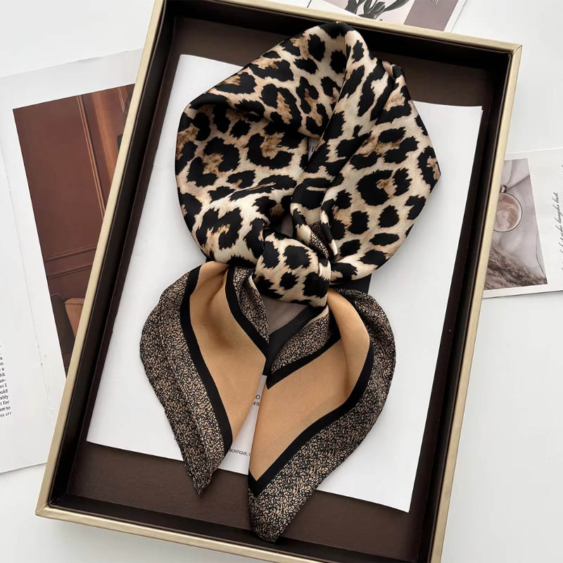 Ascot Neck Scarf - 高級ヒョウ柄女性サテンネックスカーフスクエアヘアスカーフスカーフヘッドバンドショールラップネッカチーフバンダナ女性 70 センチメートル