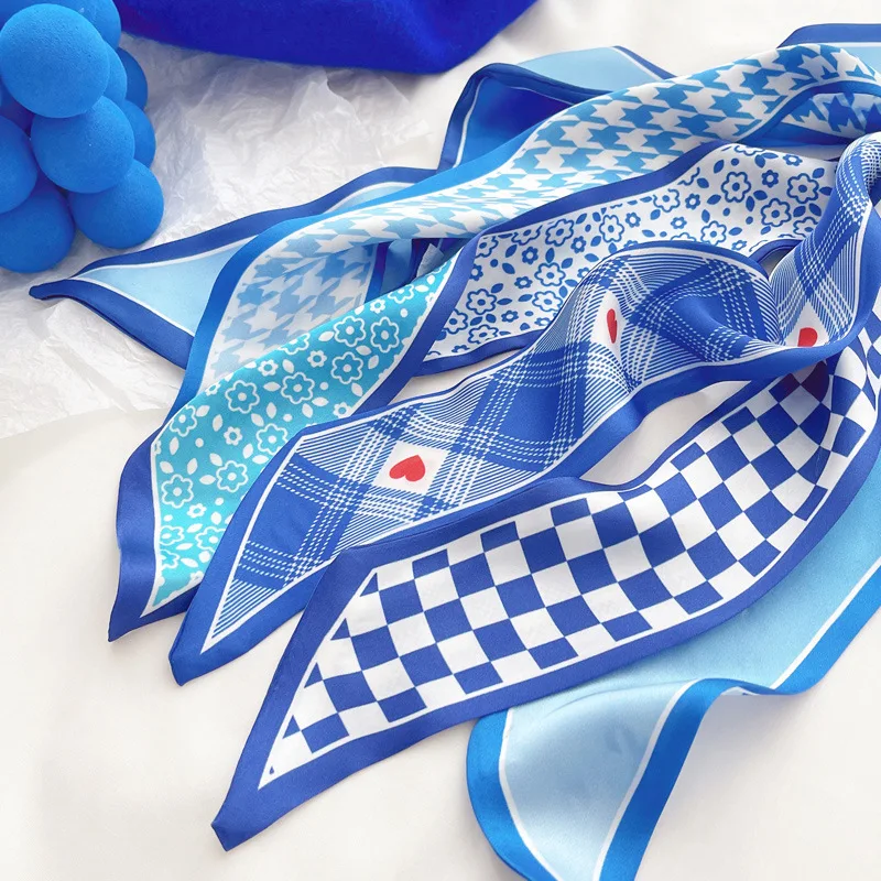 クラインブルーのシルクスカーフ、新しいチェッカーボード柄ヘッ - Ascot Neck Scarf のレビューと価格